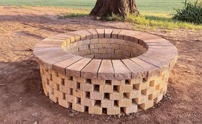 Gemauerte Feuerstelle, mache ein Feuer im Garten mit Vitcas Materialien